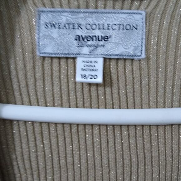 Avenue 18/20 Gold sparkling sweater, open shrug - Picture 2 of 8